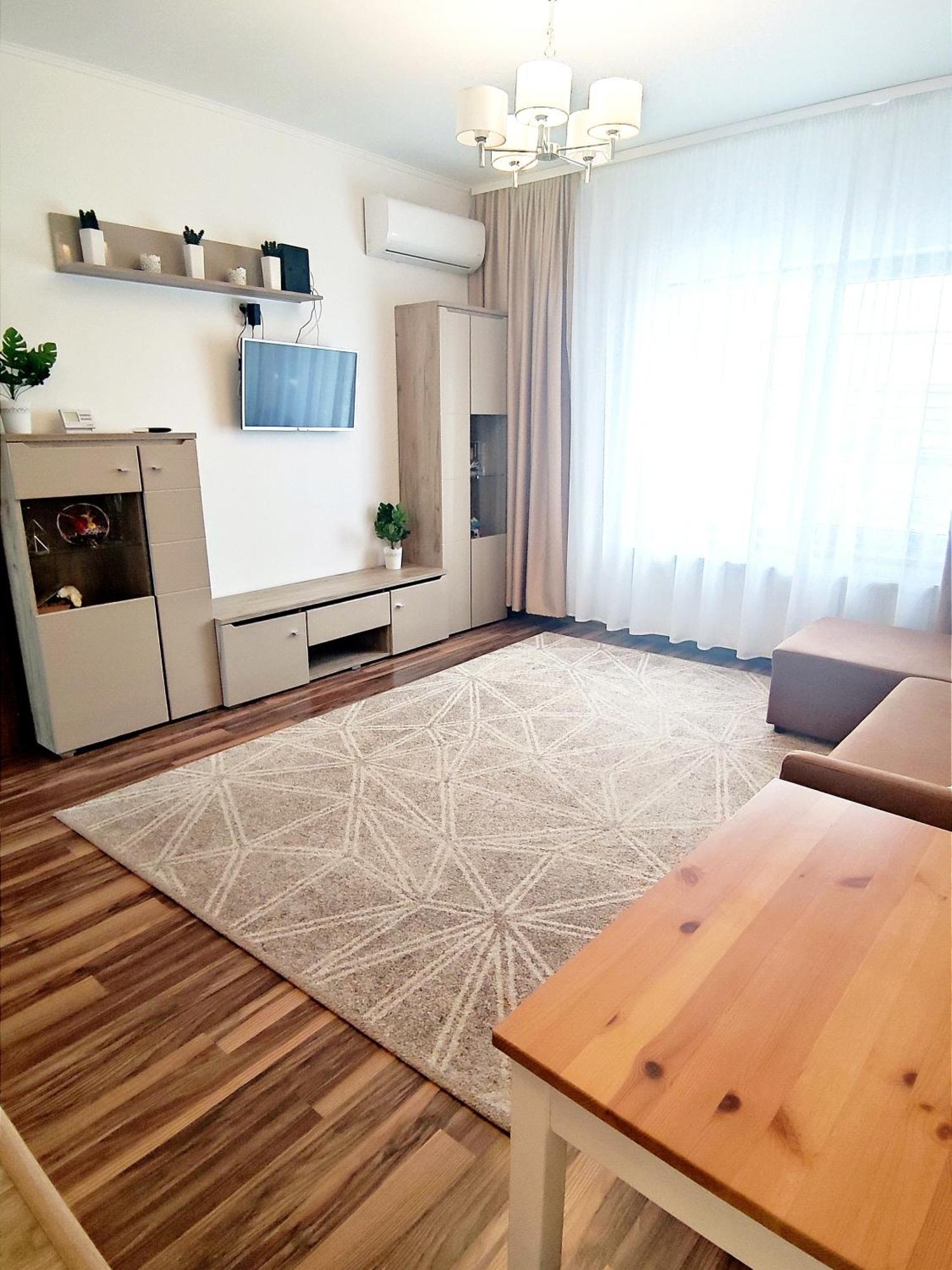 Charming Apartment In Villa Iasi Extérieur photo